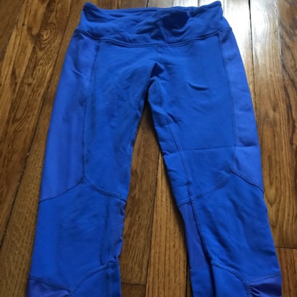 Alo Yoga mid rise Capris - Picture 1 of 4